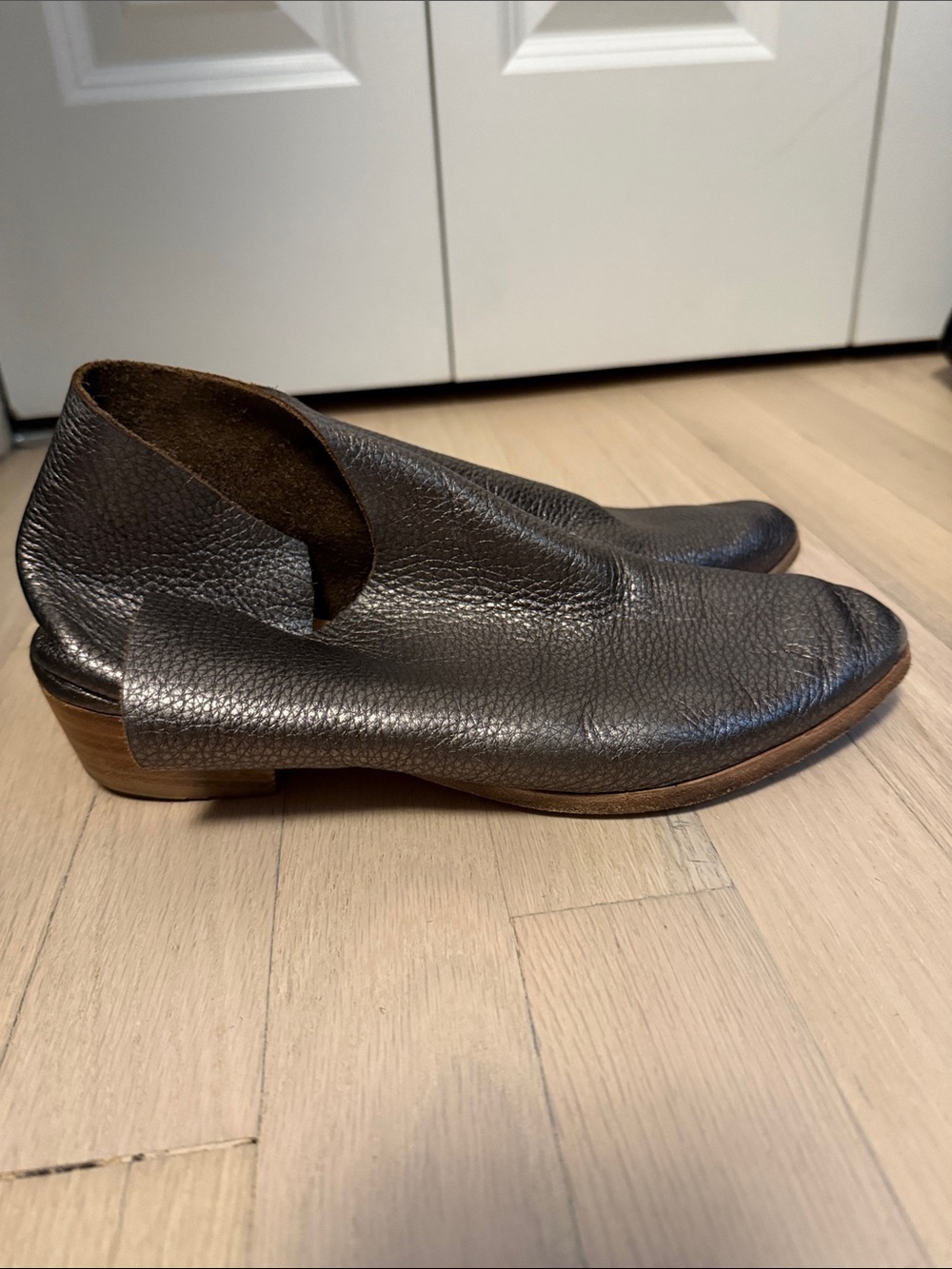 Sevilla Smith Women’s Gunmetal Gray Metallic Leather Slip-On Shoe Boots 39 - Picture 2 of 9